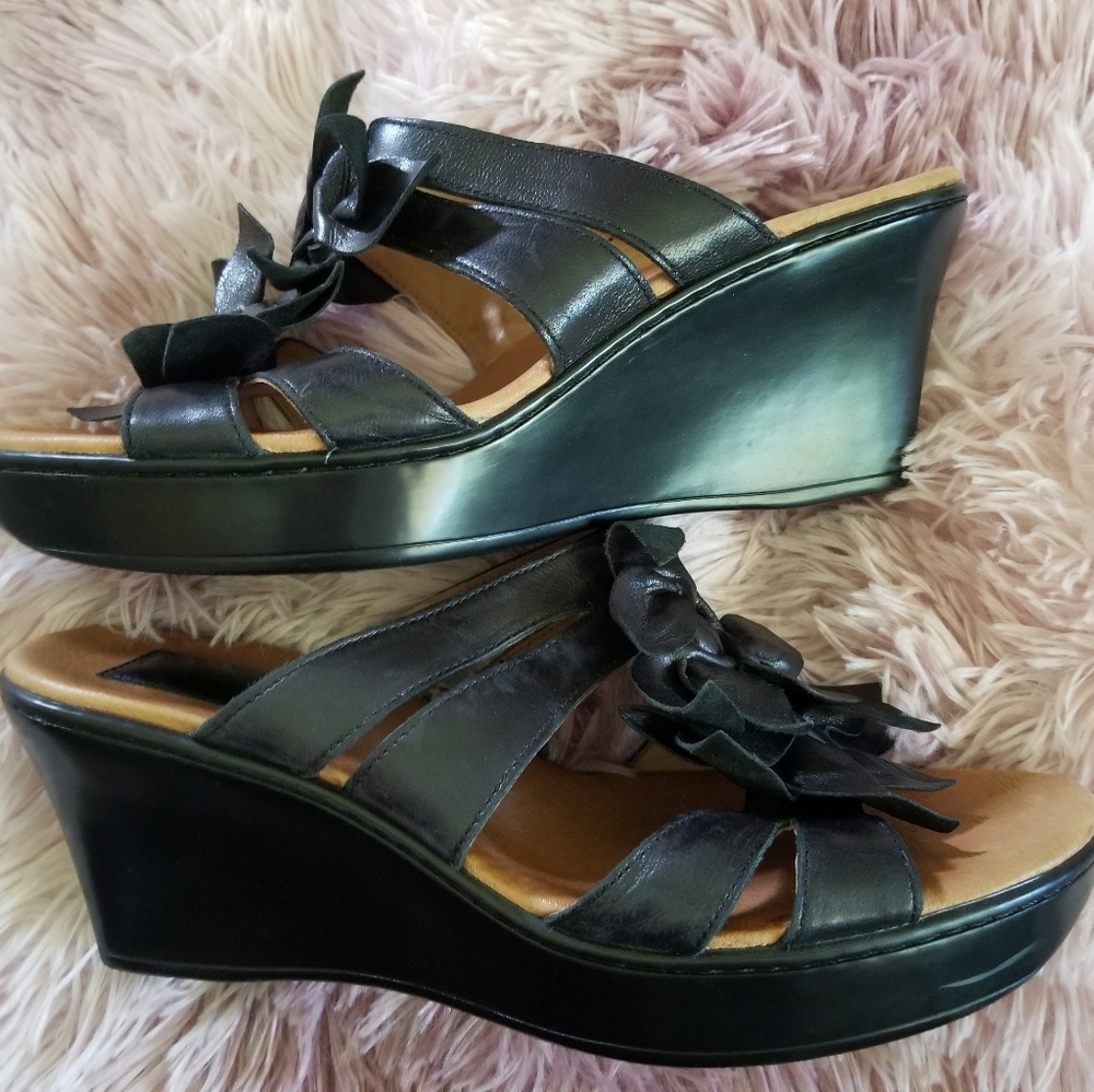 Clark's Wedge Sandals 9.5